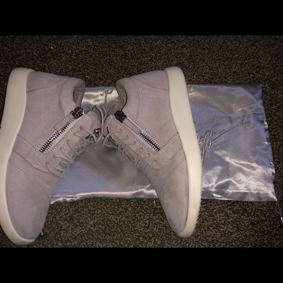 Women’s Giuseppe Sneakers - Picture 5 of 6